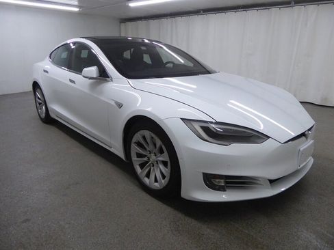 Used 2016 Tesla Model S 75D image 1