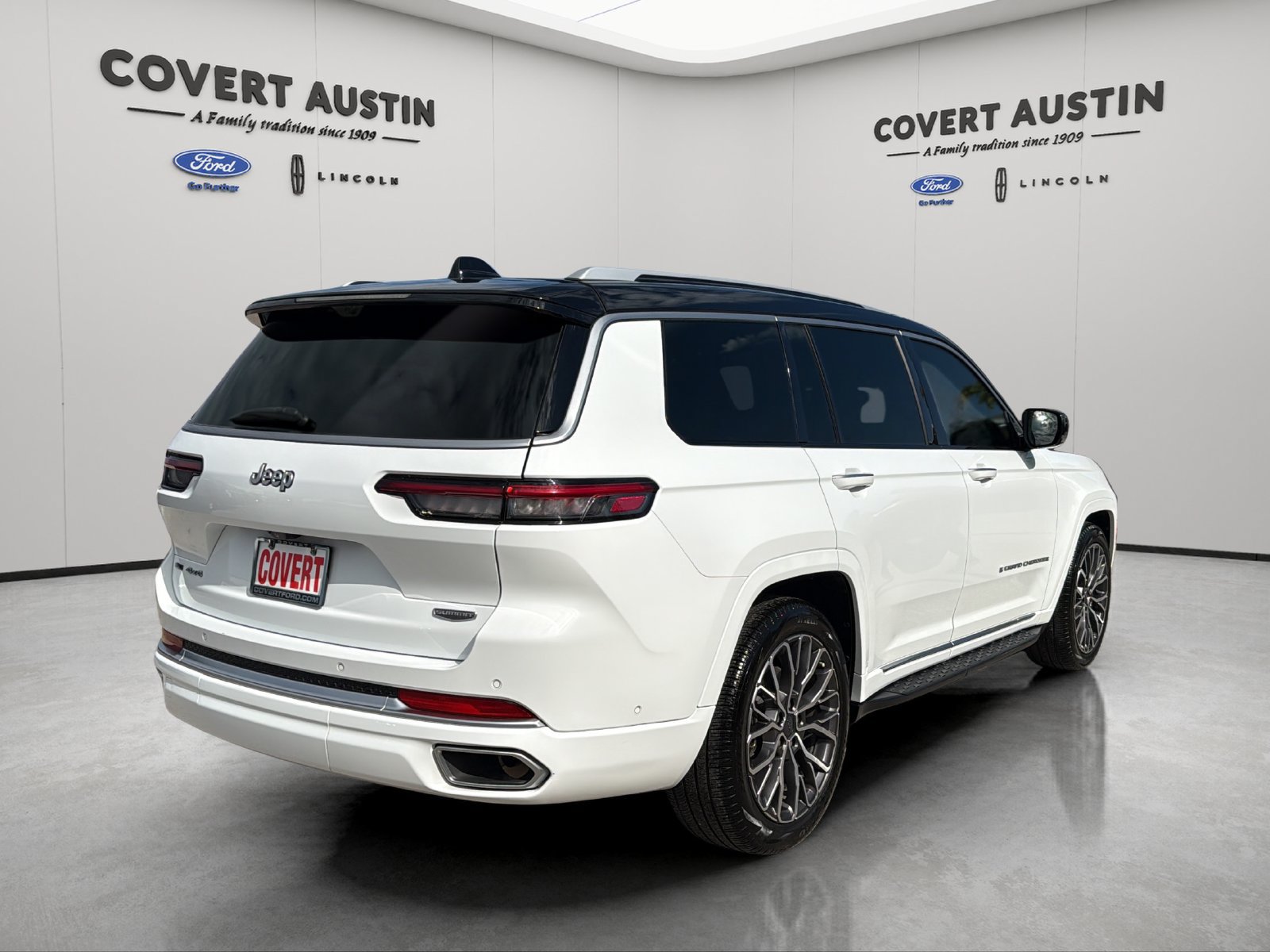 Used 2021 Jeep Grand Cherokee L Summit AWD/4WD image 5