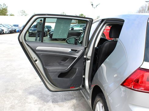 Used 2015 Volkswagen Golf TDI S image 27