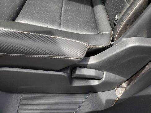 Used 2022 Volkswagen Atlas Cross Sport SE image 11