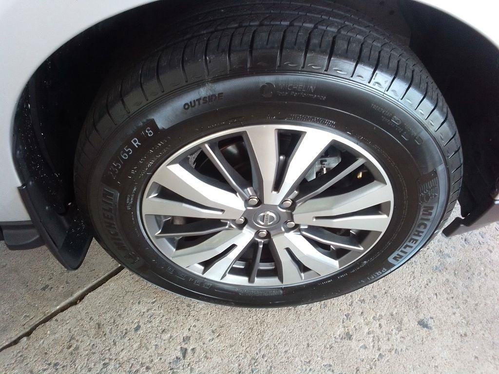 Used 2020 Nissan Pathfinder S FWD image 28