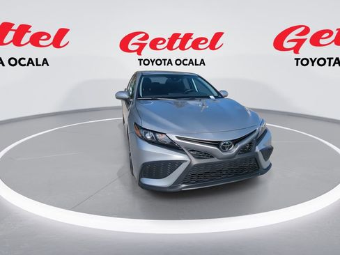 Used 2023 Toyota Camry SE image 3
