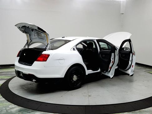 Used 2017 Ford Taurus SEL image 11