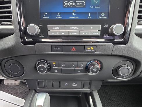 Used 2024 Nissan Frontier SV image 21