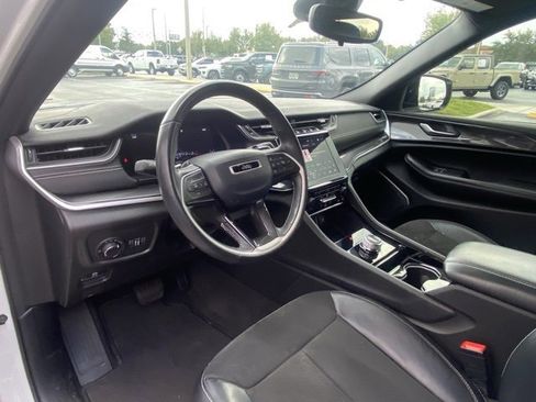 Used 2021 Jeep Grand Cherokee L Laredo image 11