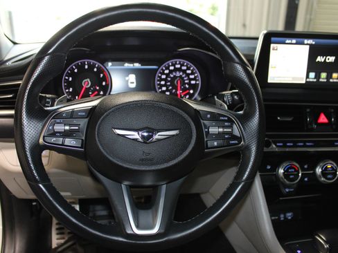 Used 2019 Genesis G70 3.3T Advanced RWD image 10