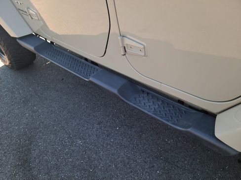 Used 2018 Jeep Wrangler Unlimited Sahara w/ Dual Top Group image 21