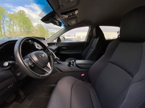 Used 2023 Toyota Venza LE AWD/4WD image 44