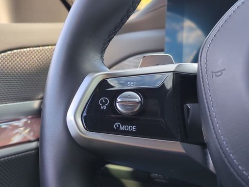 Certified 2023 BMW 740i w/ Parking Assistance Package image 18