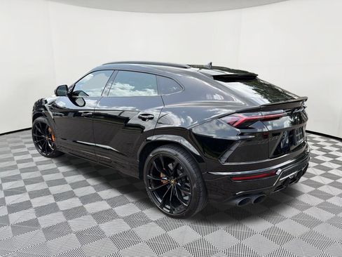 Used 2022 Lamborghini Urus AWD/4WD image 3
