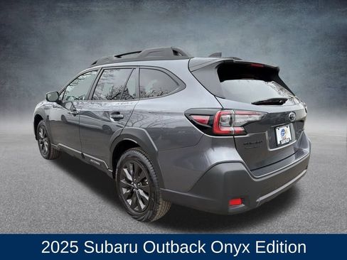 Used 2025 Subaru Outback Onyx Edition image 3
