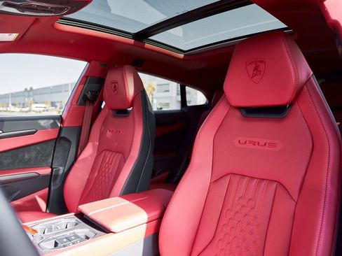 Used 2024 Lamborghini Urus S image 49