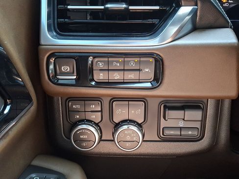 Used 2026 GMC Yukon Denali Ultimate AWD/4WD image 23