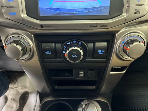 Used 2018 Toyota 4Runner SR5 Premium image 18