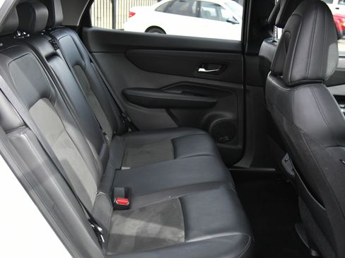 Used 2023 Nissan Ariya AWD image 47