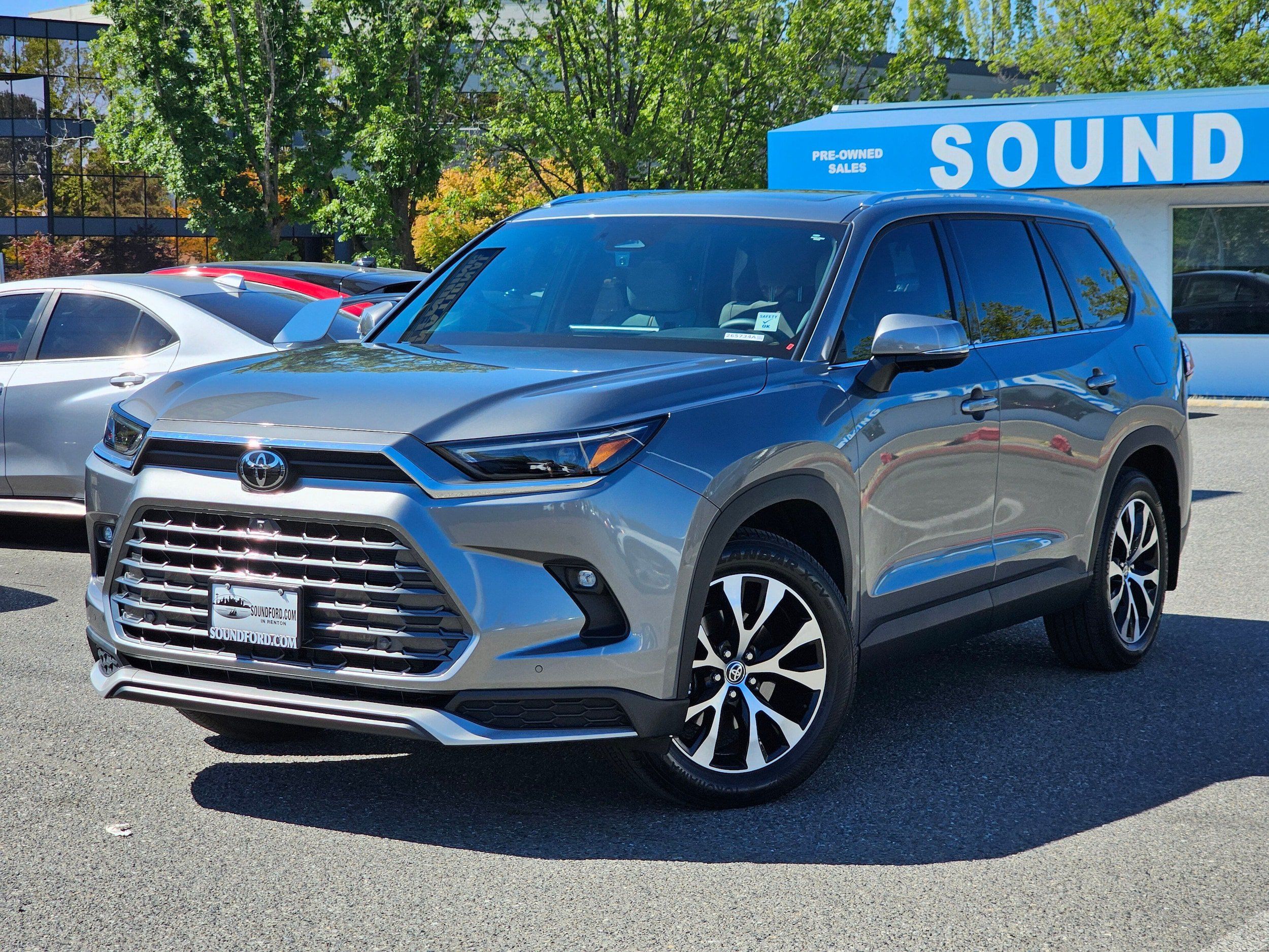 Used 2025 Toyota Grand Highlander AWD Hybrid image 1