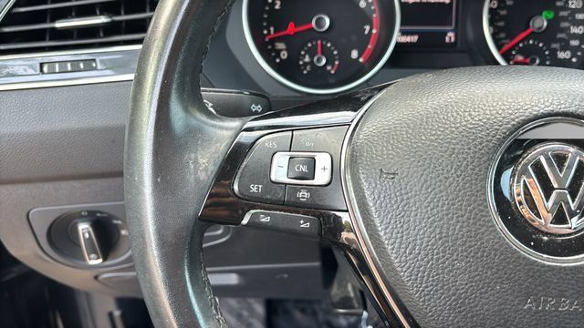Used 2020 Volkswagen Tiguan SE w/ Panoramic Sunroof Package FWD image 23