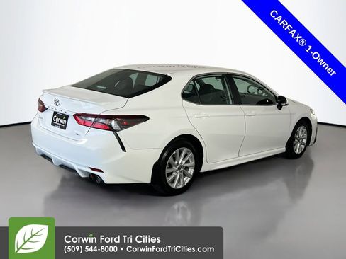 Used 2024 Toyota Camry SE FWD image 15