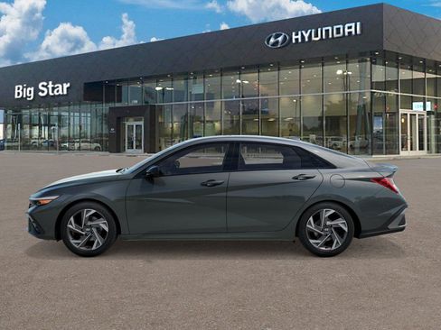 New 2026 Hyundai Elantra SEL Sport Premium image 3