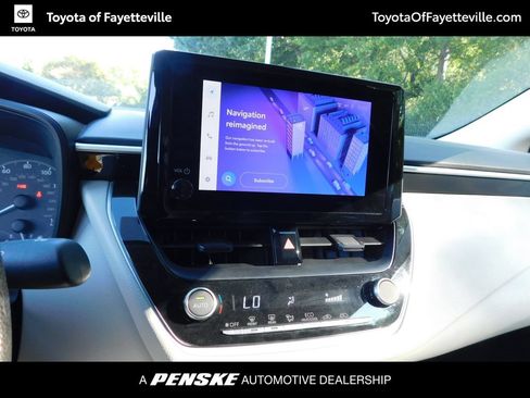 Used 2025 Toyota Corolla LE FWD image 5