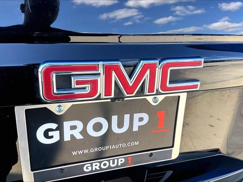 Used 2017 GMC Yukon XL SLT w/ Premium Edition RWD image 31