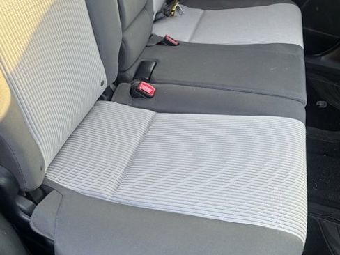 Used 2014 Toyota RAV4 LE image 8