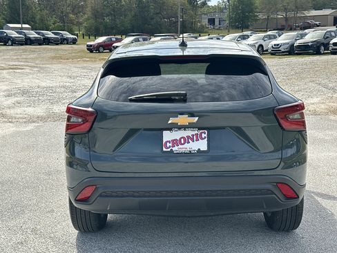 Used 2025 Chevrolet Trax LS w/ LS Convenience Package FWD image 6