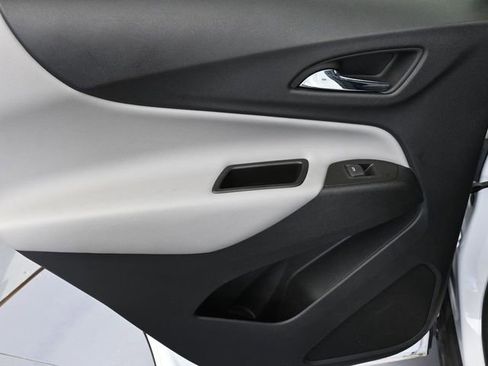 Used 2023 Chevrolet Equinox LT image 33