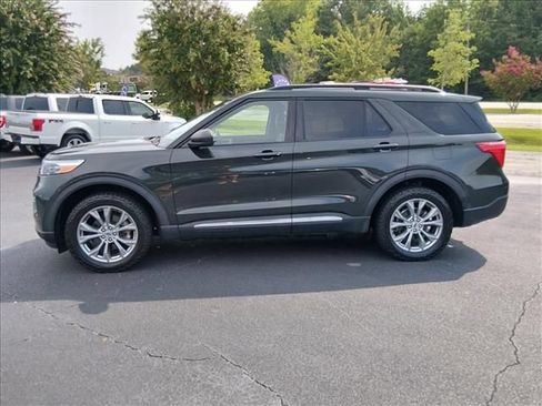 Used 2023 Ford Explorer XLT w/ Equipment Group 202A AWD/4WD image 7