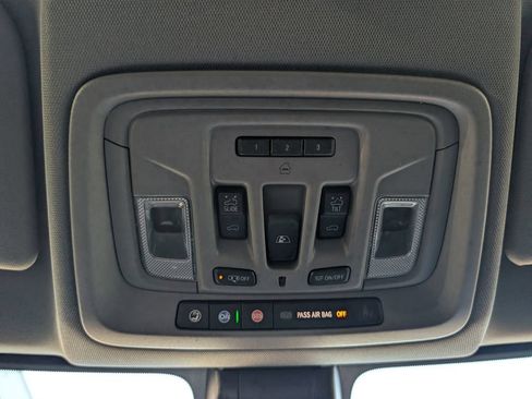 Used 2022 GMC Sierra 1500 Denali w/ Denali Premium Package AWD/4WD image 12