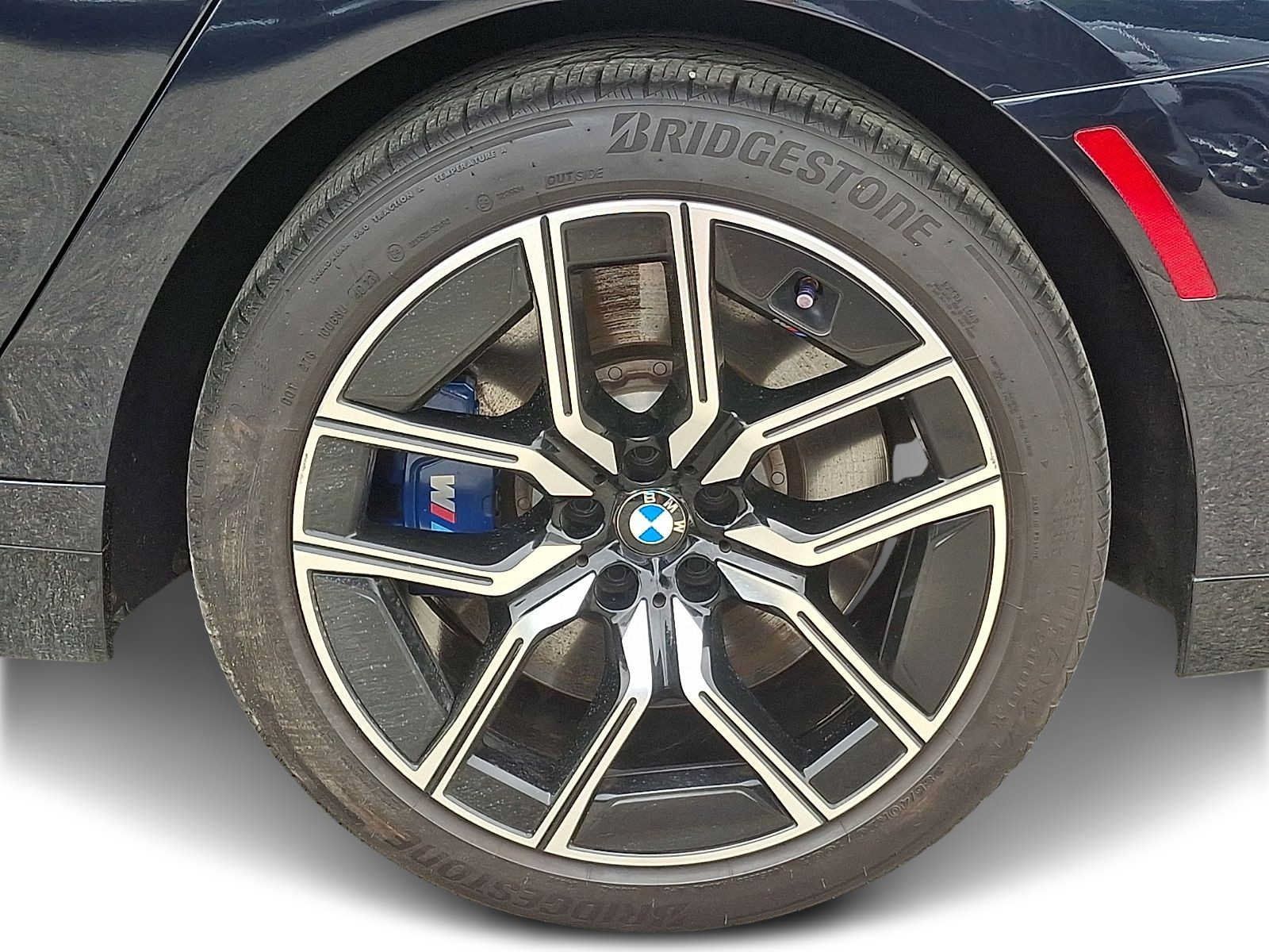Used 2023 BMW 760i xDrive AWD/4WD image 7