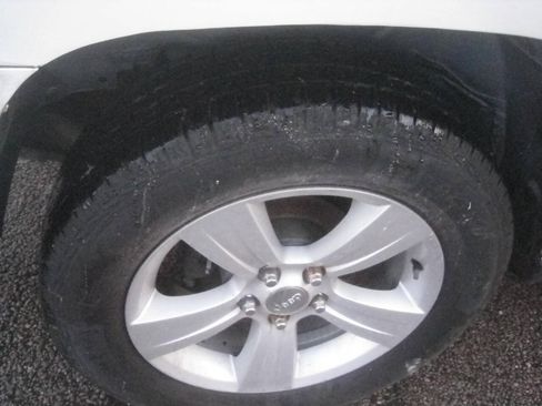 Used 2016 Jeep Patriot Latitude AWD/4WD image 29