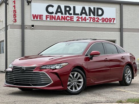 Used 2019 Toyota Avalon XLE w/ Moonroof Package image 1