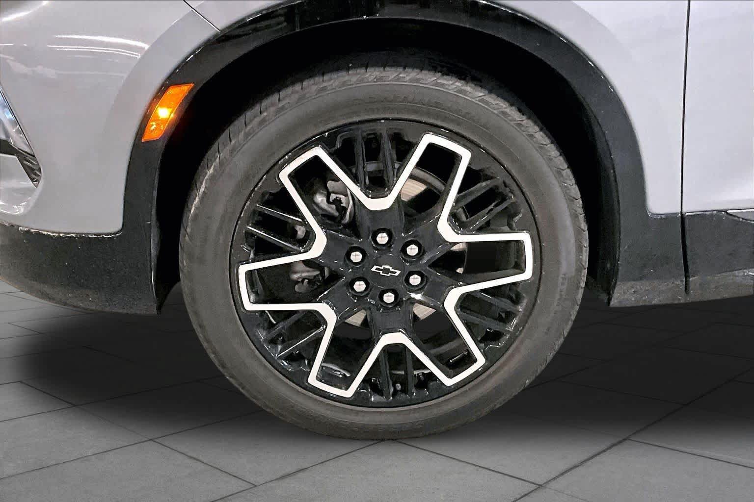 Used 2023 Chevrolet Blazer RS w/ Driver Confidence II Package FWD image 11