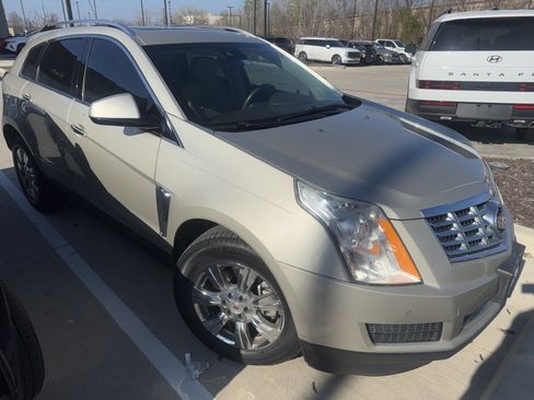 Used 2015 Cadillac SRX Luxury w/ Driver Awareness Package image 3