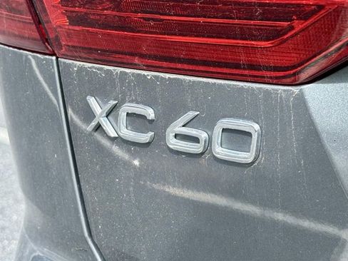 Used 2020 Volvo XC60 T5 Momentum w/ Protection Package Premier image 15