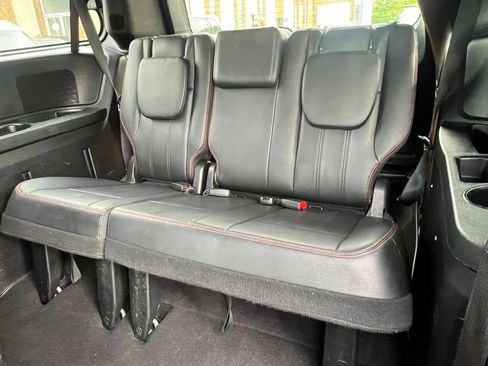 Used 2016 Dodge Grand Caravan R/T FWD image 12