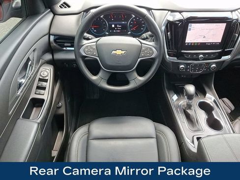 Used 2023 Chevrolet Traverse LT w/ LT Premium Package AWD/4WD image 3