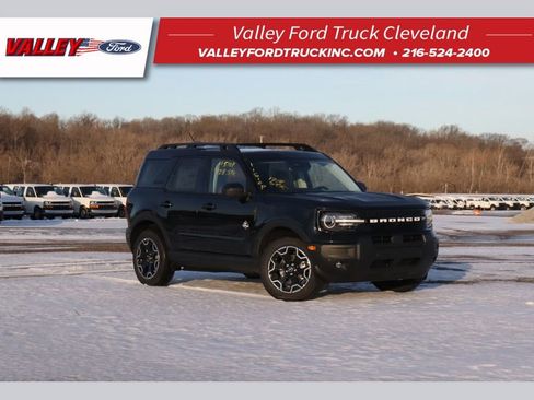 New 2025 Ford Bronco Sport Outer Banks w/ Outer Banks Tech Package+ AWD/4WD image 1