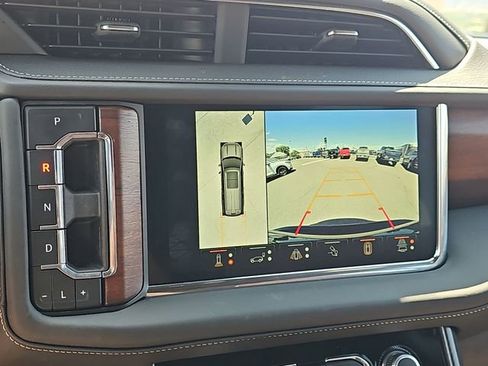 Used 2023 GMC Yukon XL Denali Ultimate AWD/4WD image 13