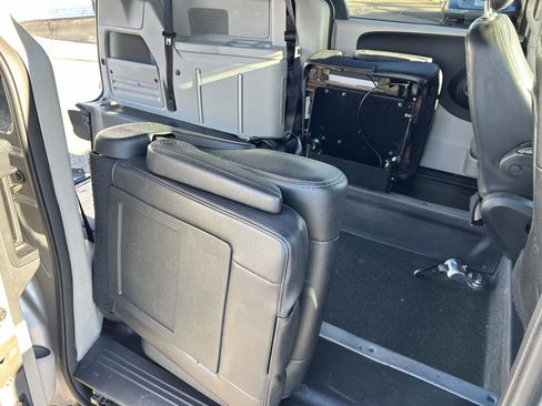 Used 2019 Dodge Grand Caravan SXT image 22