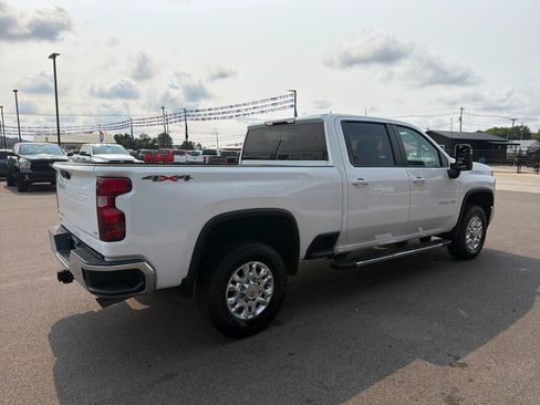 Used 2023 Chevrolet Silverado 2500 LT w/ Convenience Package AWD/4WD image 4