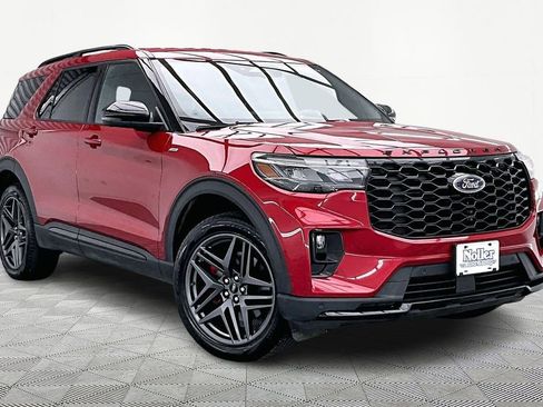 Certified 2025 Ford Explorer ST-Line w/ ST-Line Street Pack image 12