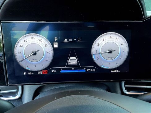 Used 2025 Hyundai Elantra Limited FWD image 13
