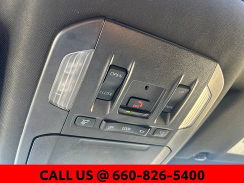 Used 2025 Toyota Highlander XSE AWD/4WD image 19