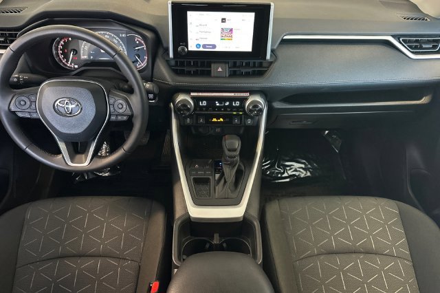 Used 2025 Toyota RAV4 XLE w/ Convenience Package FWD image 17