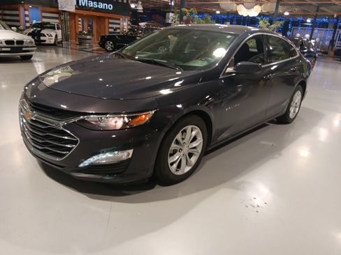 Used 2025 Chevrolet Malibu LT FWD image 3