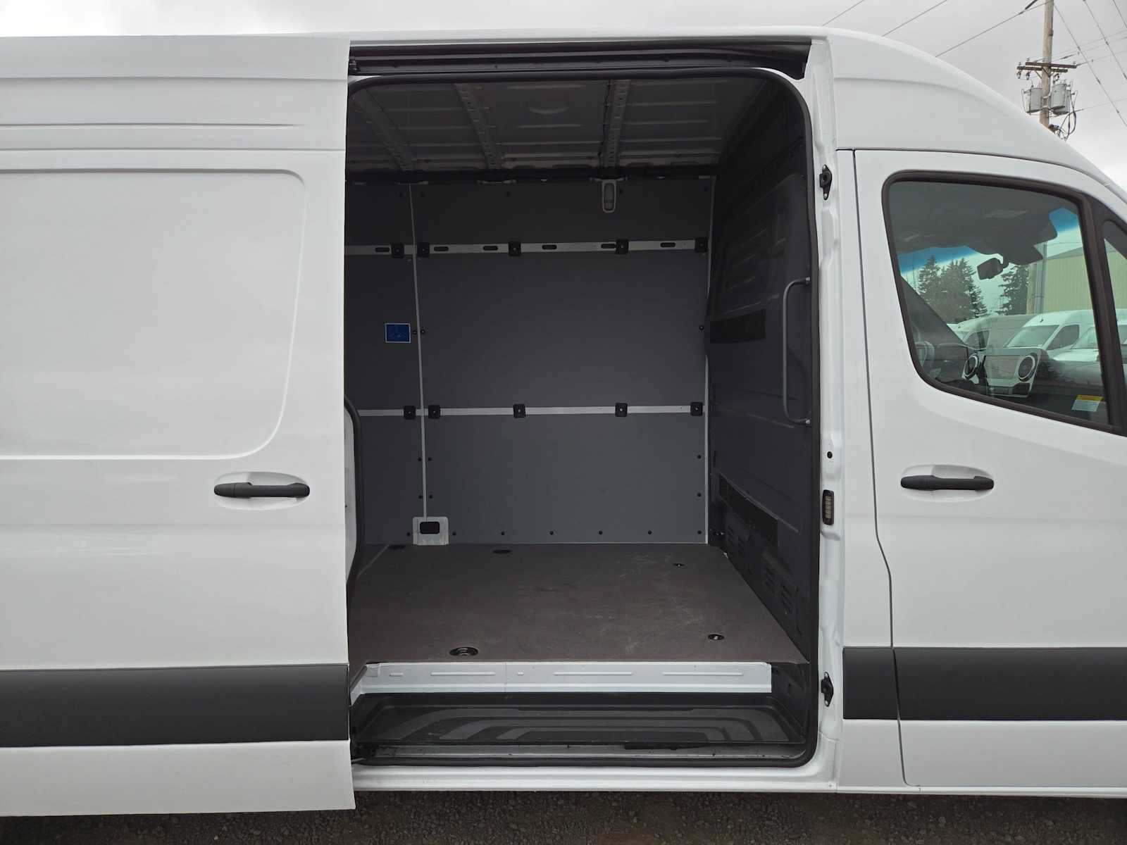 Used 2026 Mercedes-Benz Sprinter 2500 image 12