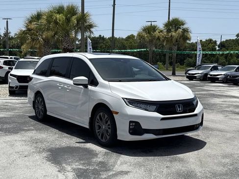 New 2026 Honda Odyssey Touring image 2