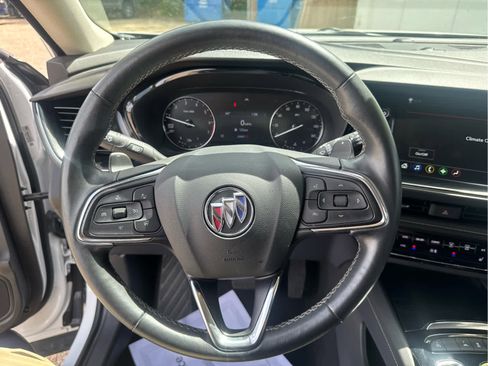Certified 2022 Buick Envision Preferred FWD image 23